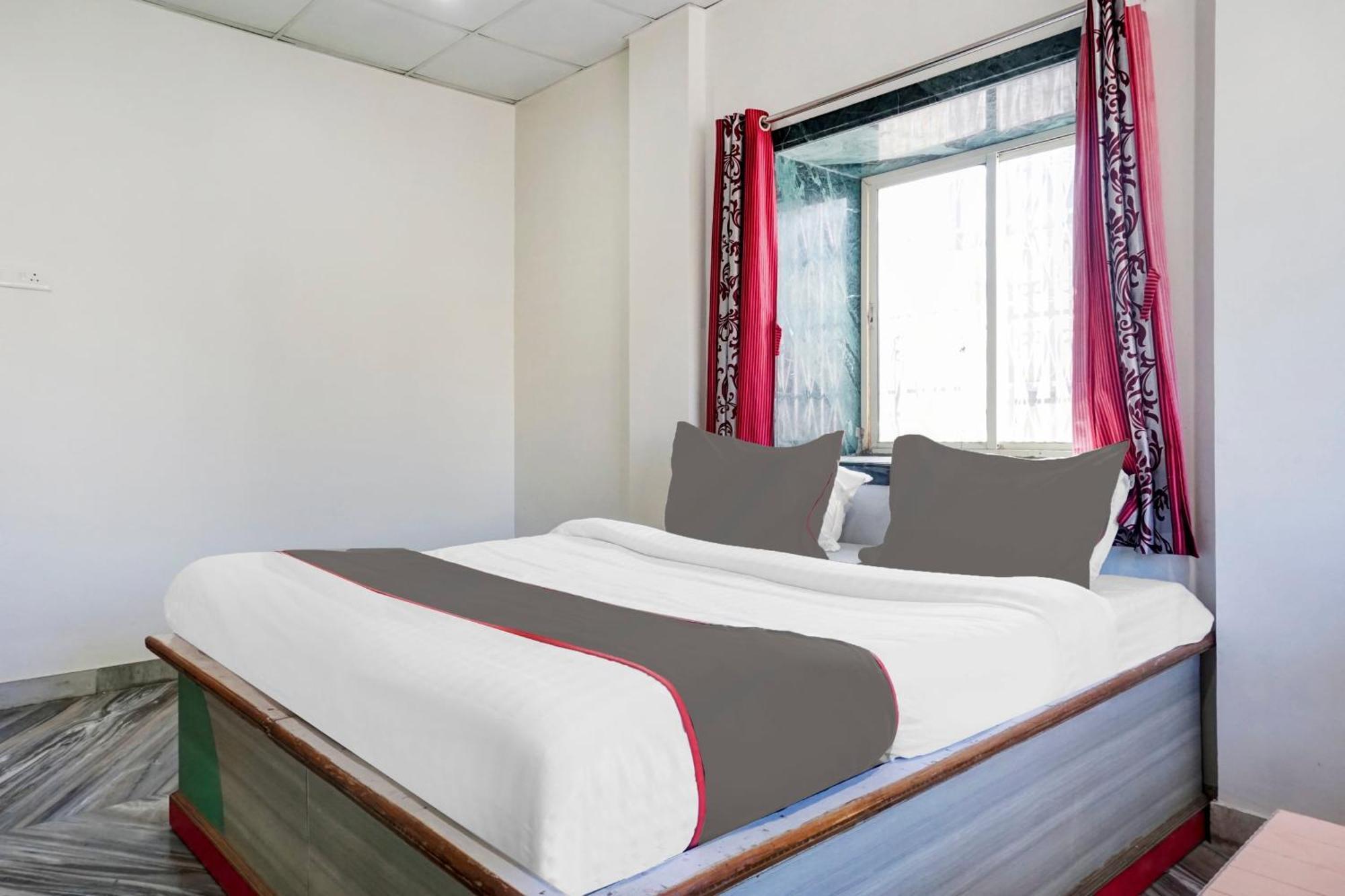 Collection O Shreya Hotel Talegaon Dabhade Exterior photo